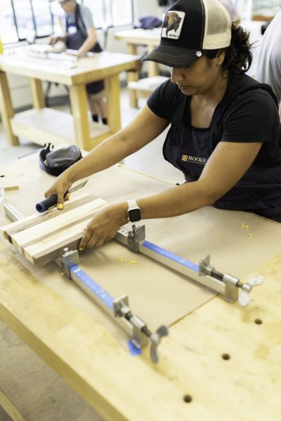 Arrange the wood to glue